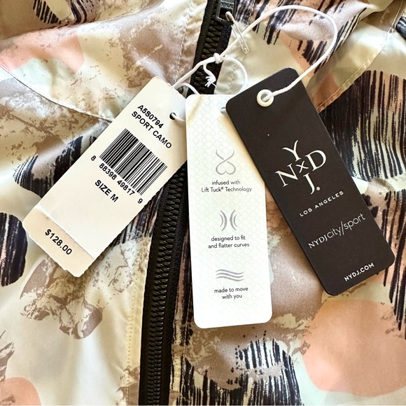 NWT $128 NYDJ Printed Sports Camo Lightweight Windbreaker Size M - Picture 10 of 10